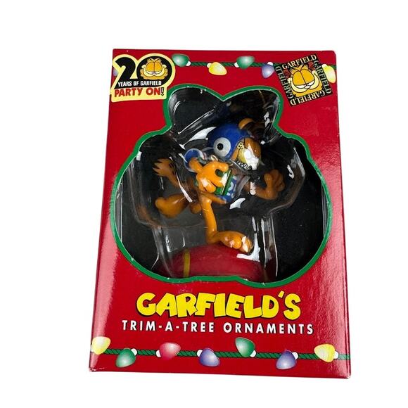 1996 Garfield Trim-A-Tree Ornament - 20 Years Party On Football Figure PAWS - Picture 1 of 7